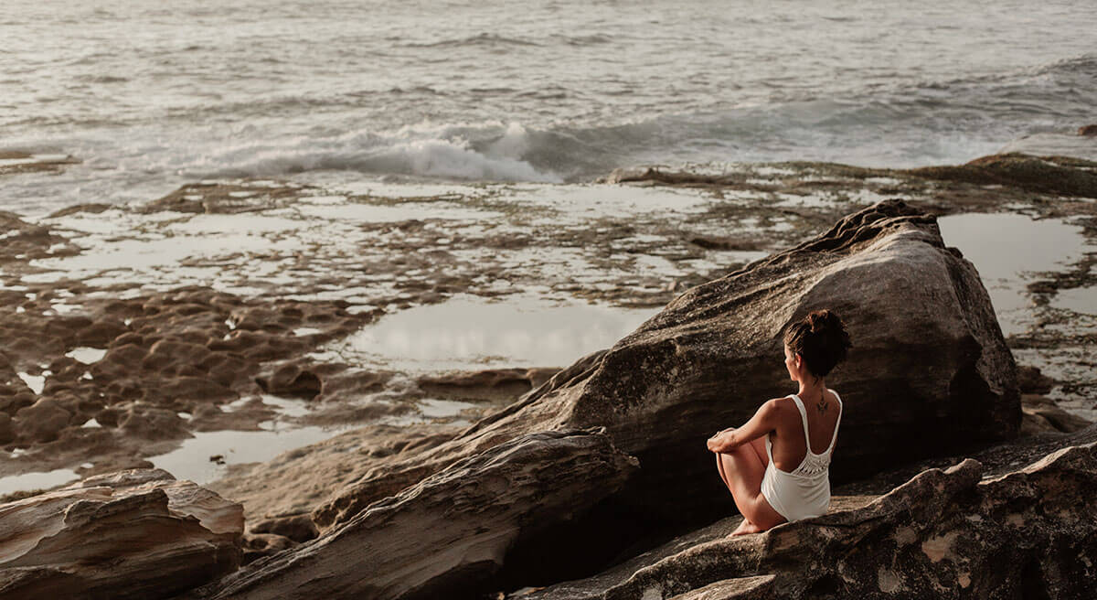 Essential-oils-for-grounding